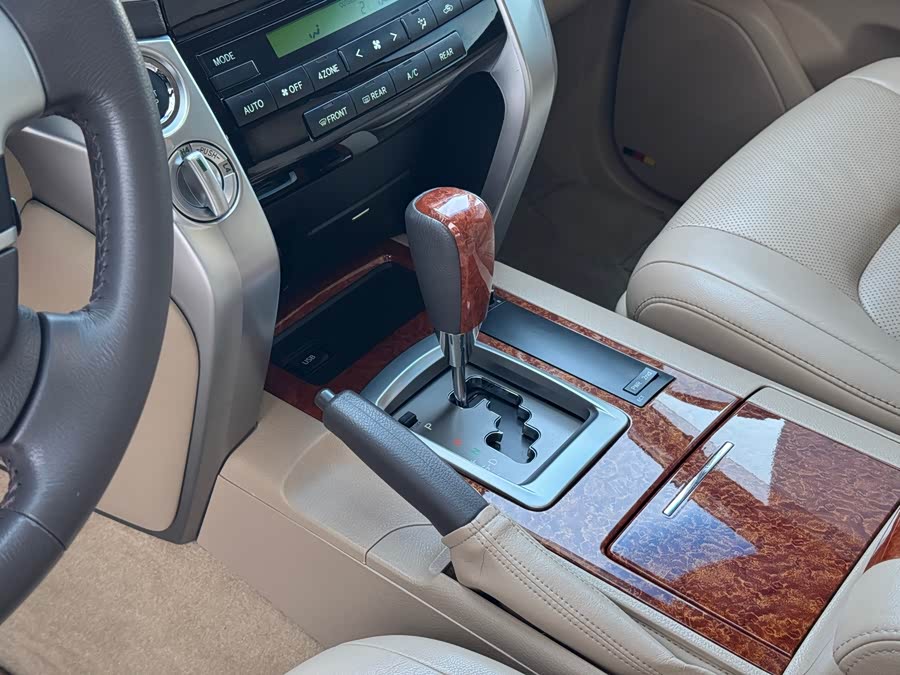 Toyota Land Cruiser 2014 car image #18