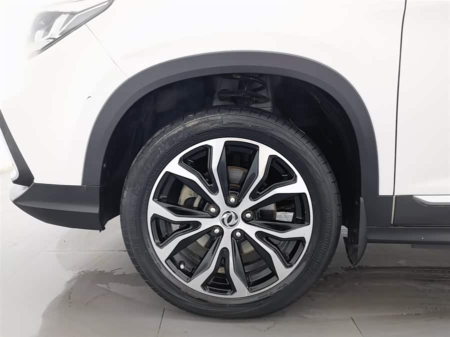 Forthing JOYEAR X5 2017 صورة سيارة #18