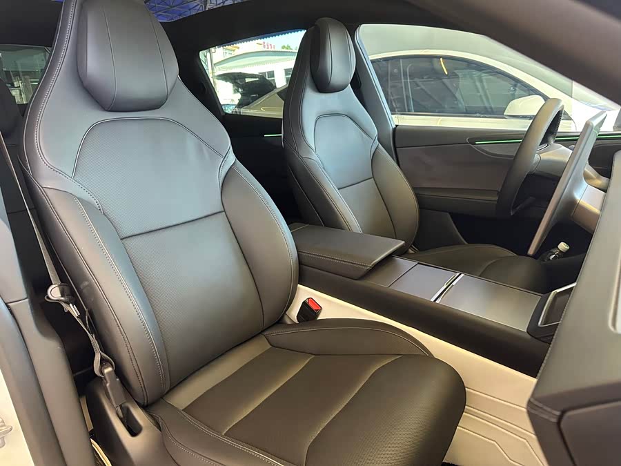 特斯拉 Model Y L 2025 汽车图片 #18