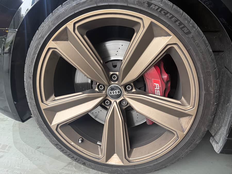 Audi RS 4 2023 car image #18