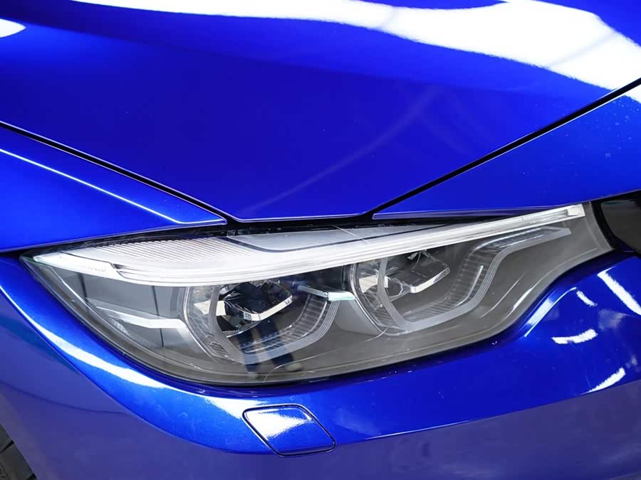 BMW M4 2019 car image #18