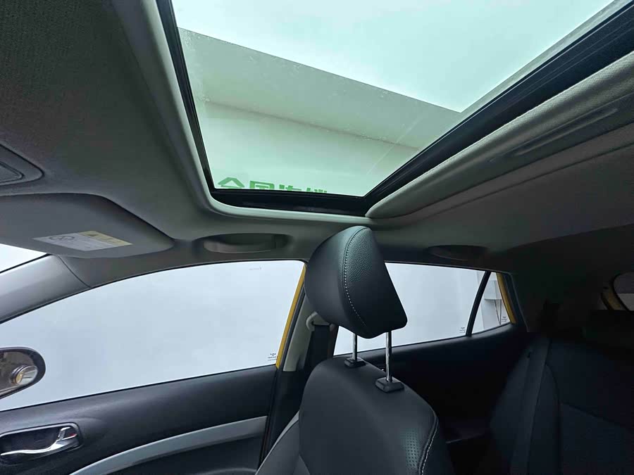 Kia 2021 car image #18