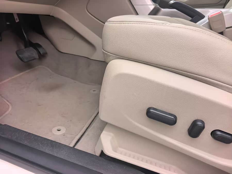 Ford Kuga 2015 car image #18