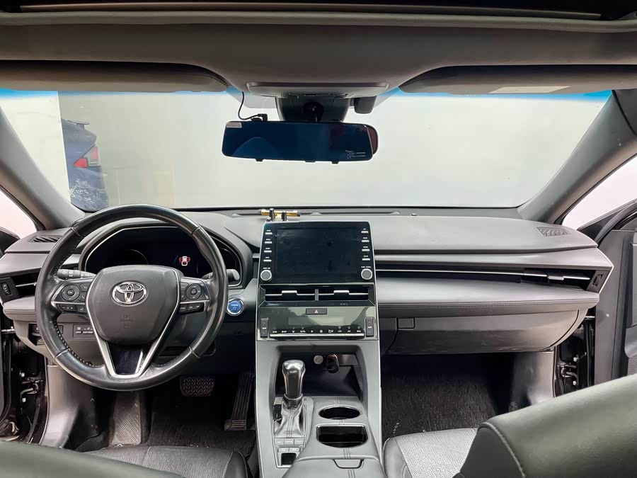 Toyota Avalon 2019 car image #18