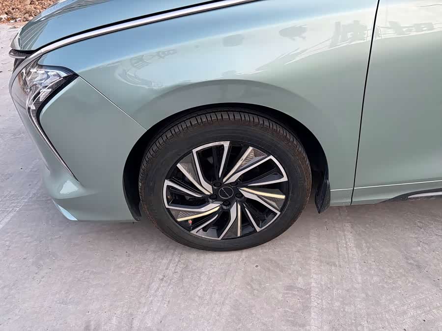 Forthing Yacht 2022 car image #18