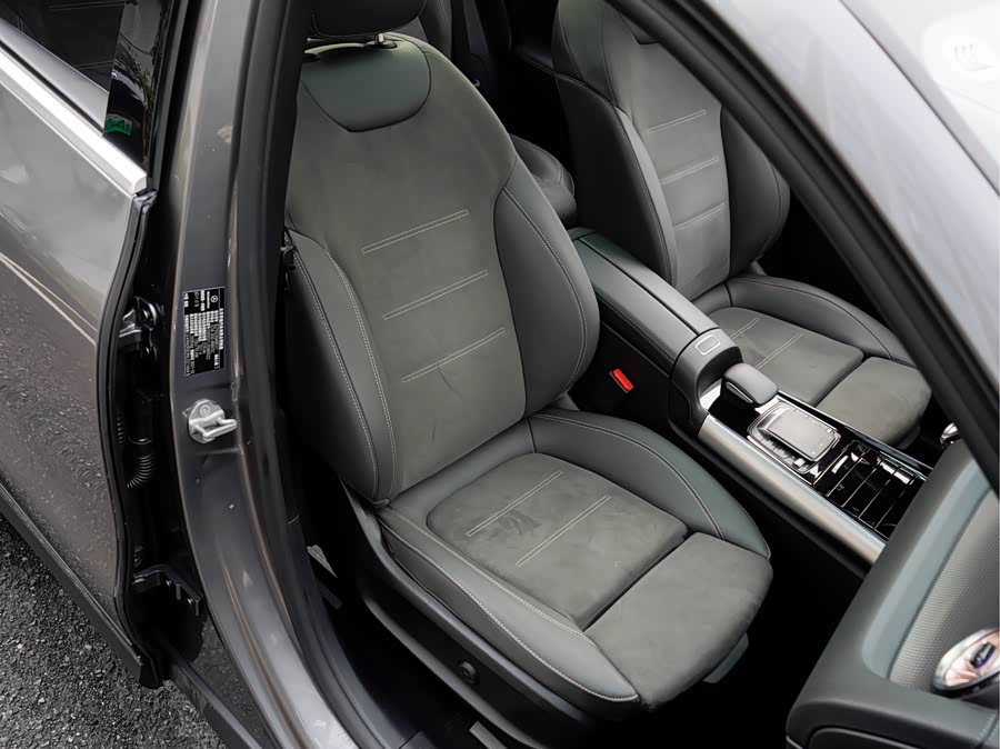 Mercedes-Benz EQA Class 2021 صورة سيارة #18