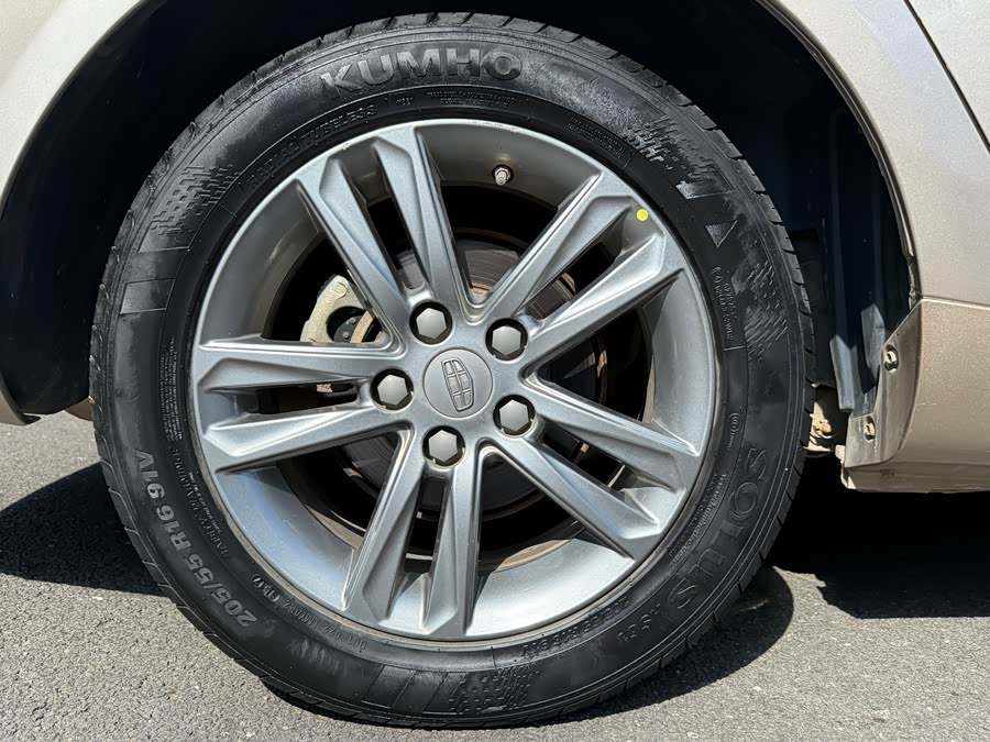 GEELY Emgrand 2017 car image #18