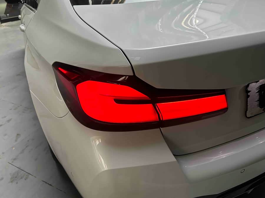 BMW 5 Series 2022 car image #18