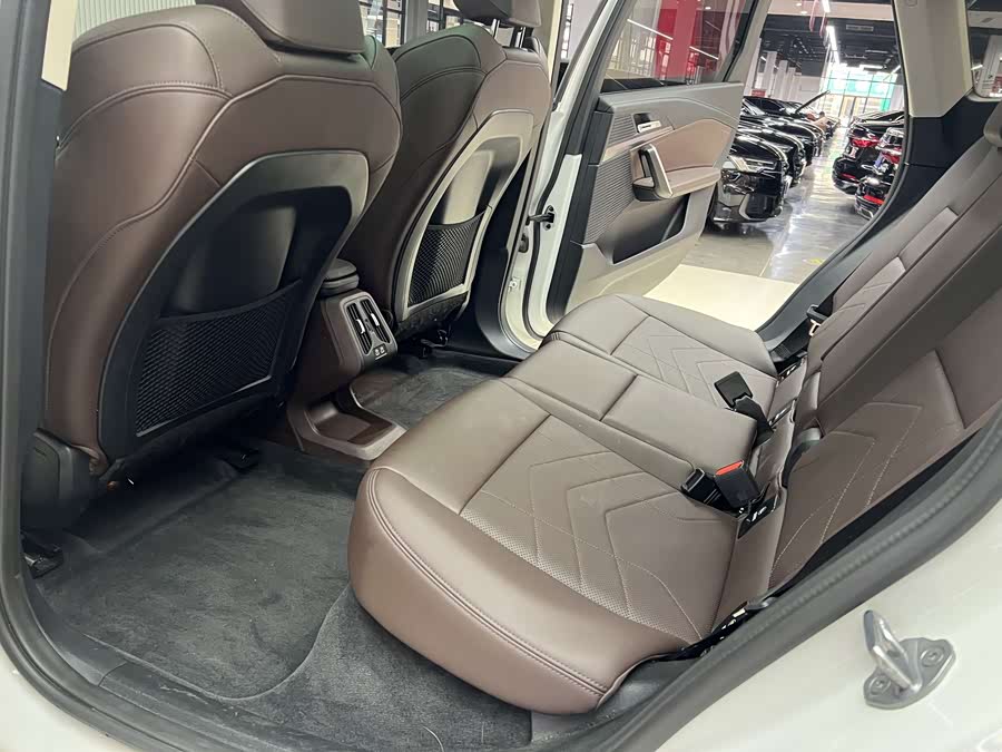 BMW iX1 2024 #18 BMW iX1 2024 car image #18