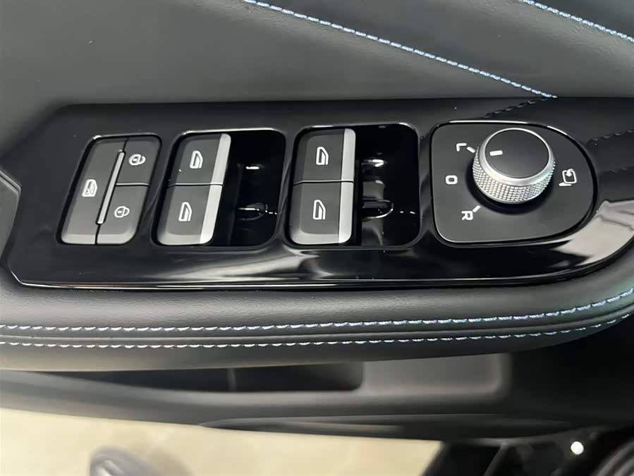 GEELY Preface 2025 car image #18