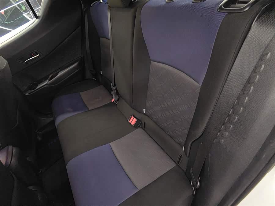 Toyota C-HR EV 2021 immagine di auto #18