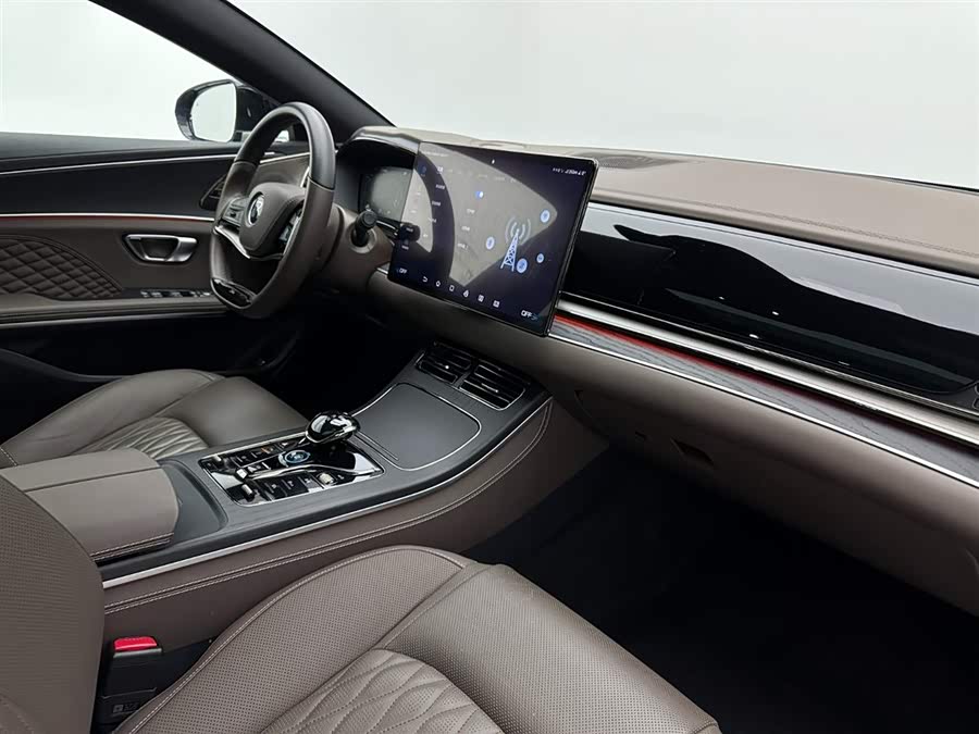 BYD Han 2023 car image #18