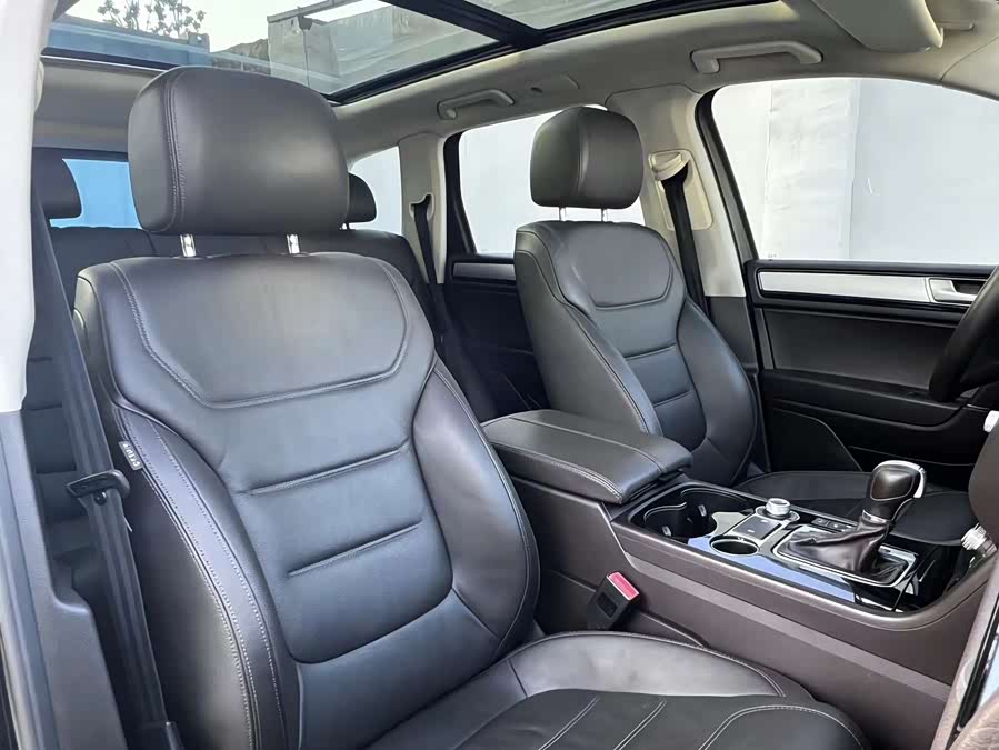 Volkswagen Touareg 2016 immagine di auto #18