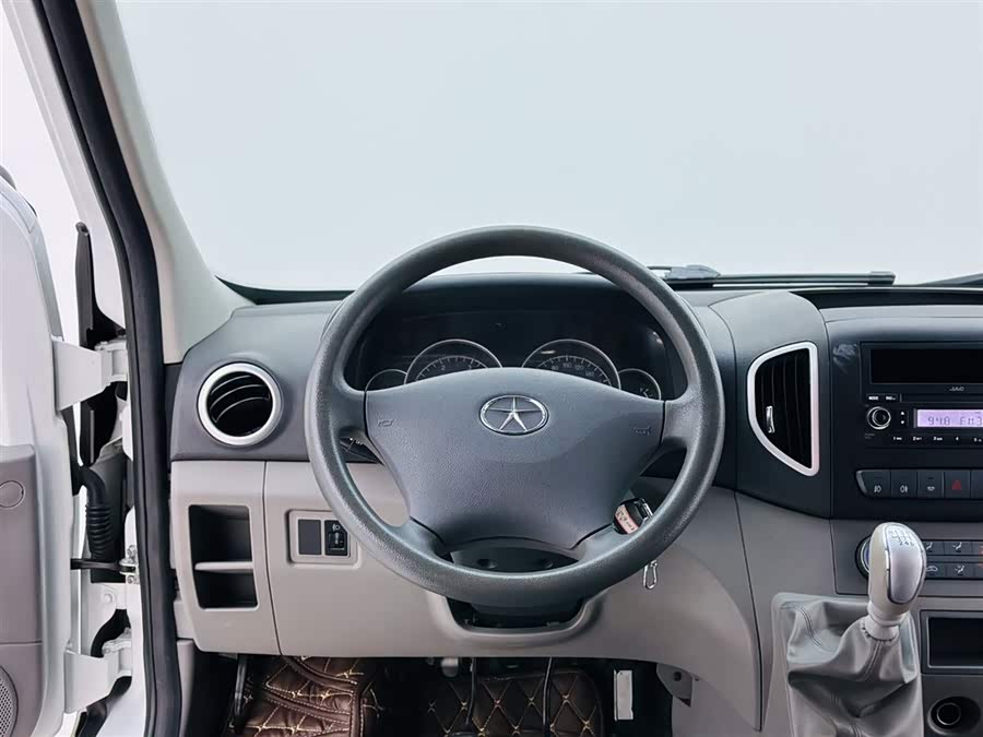JAC 2017 immagine di auto #18