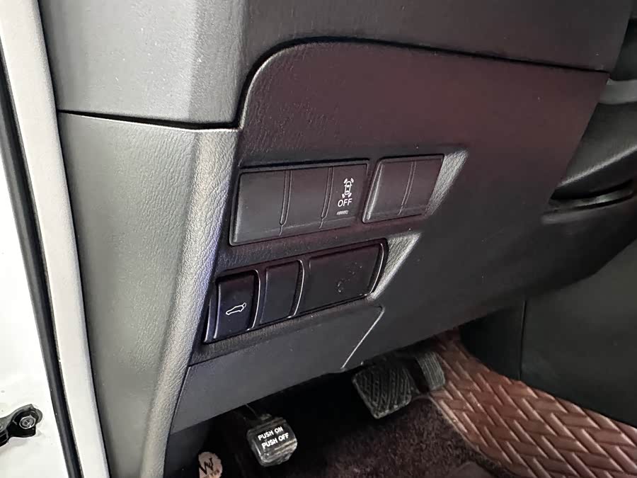 日产 途乐 2018 汽车图片 #18