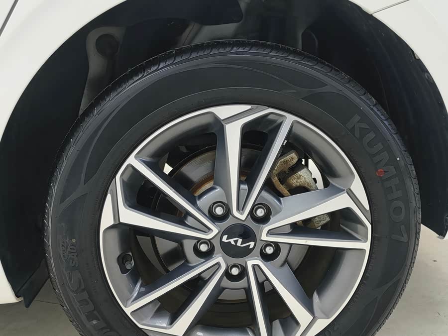 Kia K3 2023 car image #18