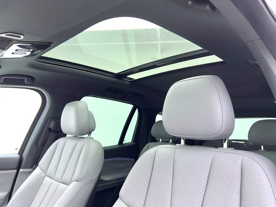 NIO ES8 2022 car image #18