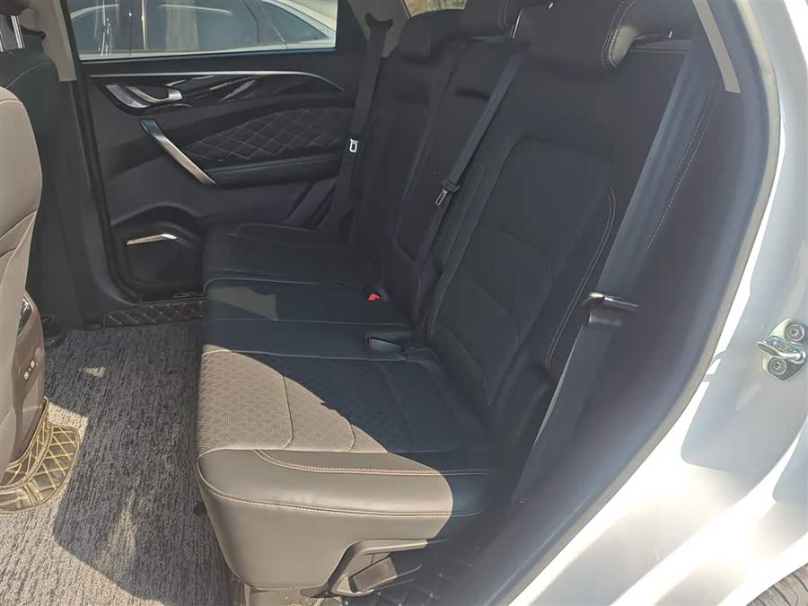 Jetour X95 2023 car image #18