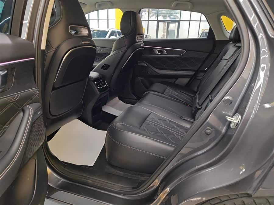 Changan UNI-K iDD 2023 car image #18