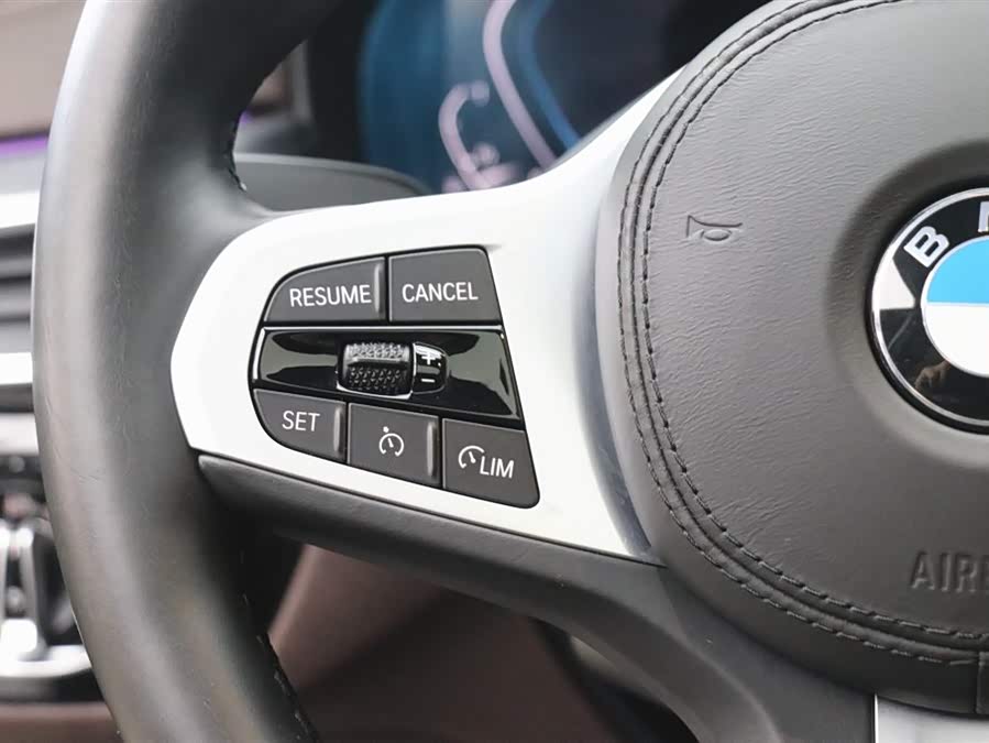 BMW 5 Series New Energy 2021 car image #18