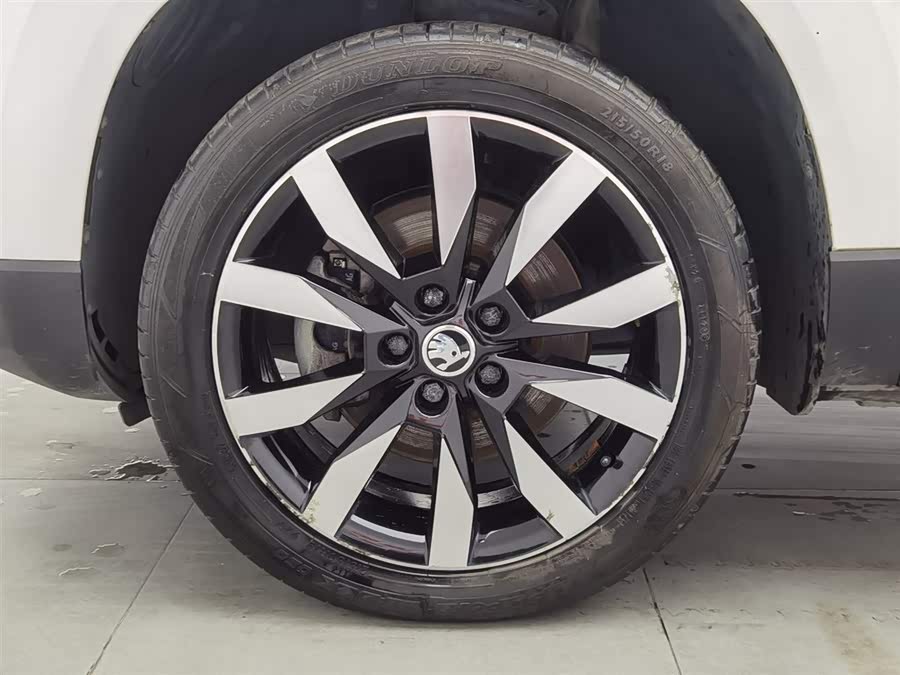 Skoda Karoq 2018 изображение автомобиля #18