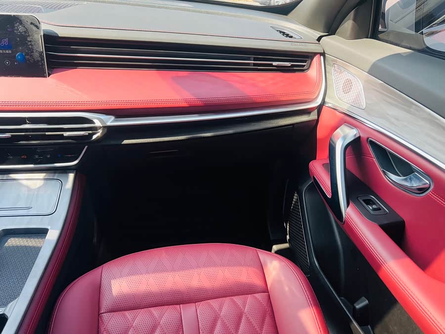 Jetour X70 PLUS 2023 car image #18