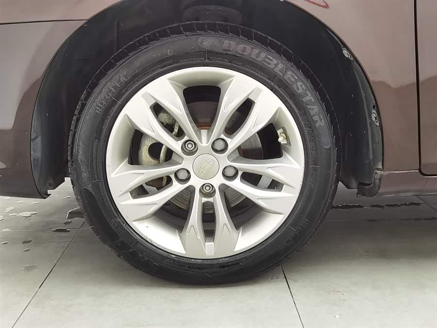 GEELY Emgrand 2016 car image #18