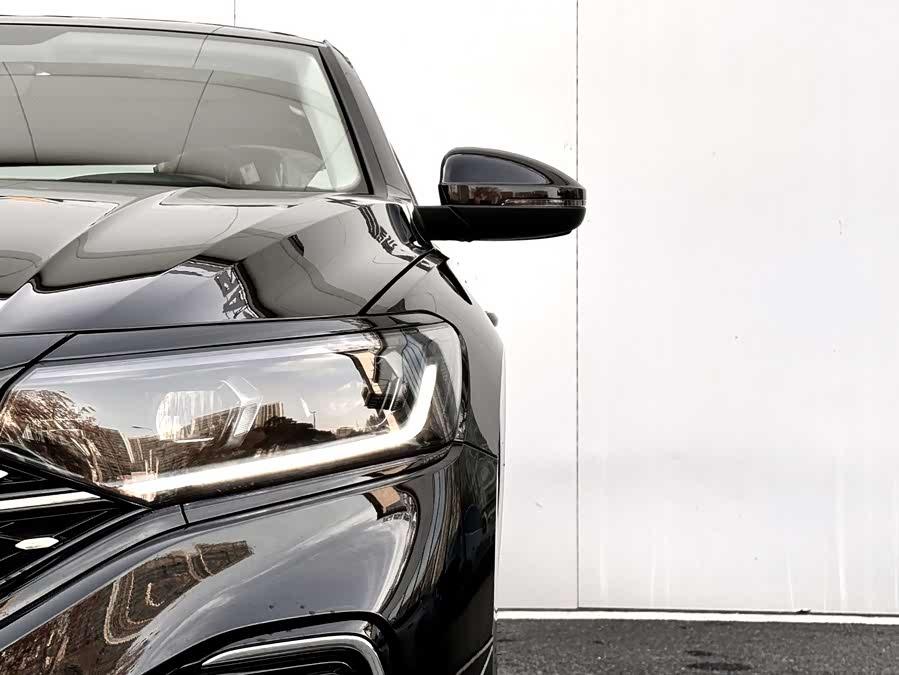 Volkswagen Passat 2025 immagine di auto #18