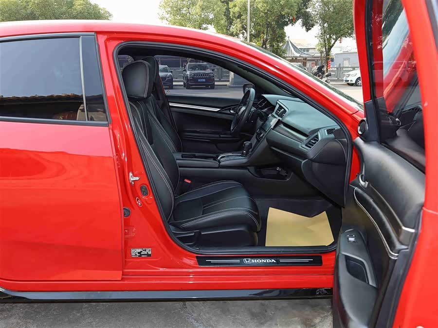Honda Civic 2022 car image #18