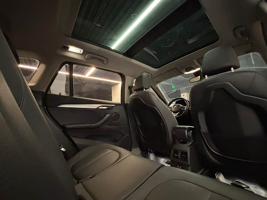 BMW X1 2019 car image #18