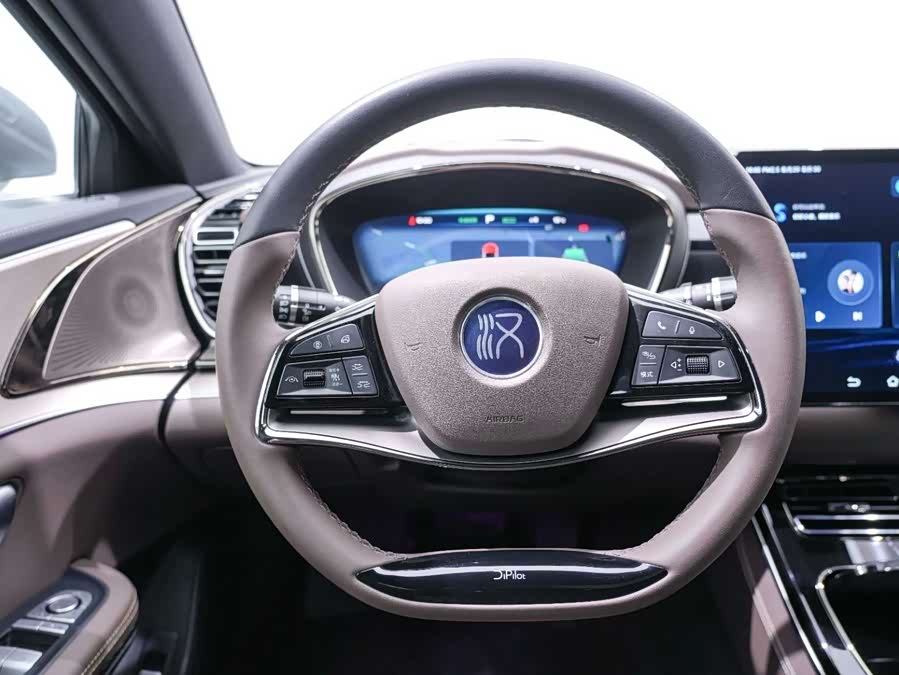 BYD Han 2023 car image #18