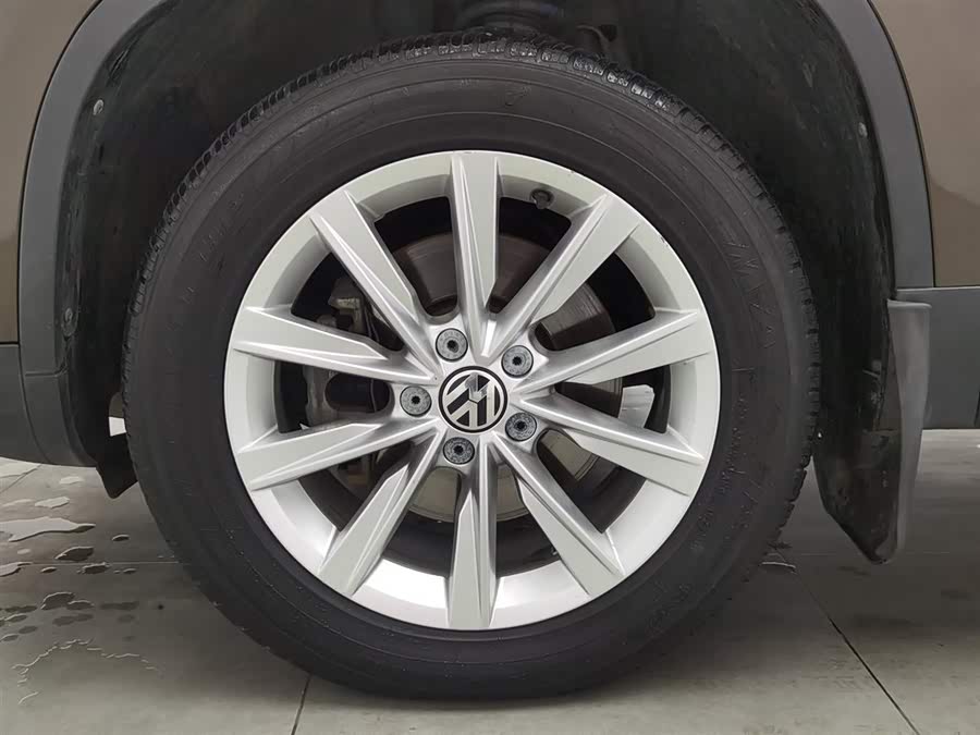 Volkswagen Tiguan 2017 car image #18