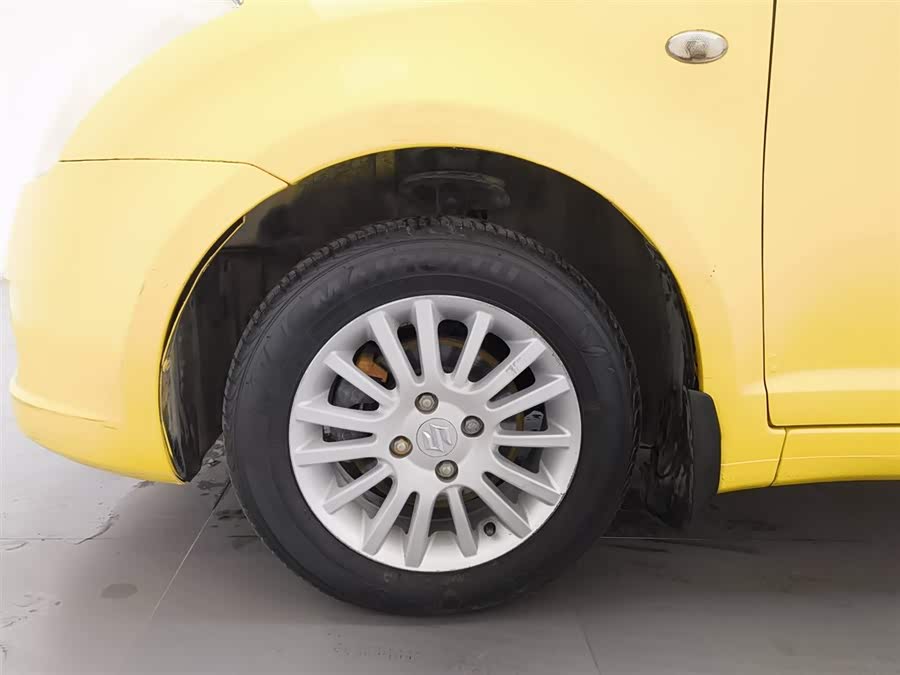 Suzuki Swift 2012 car image #18