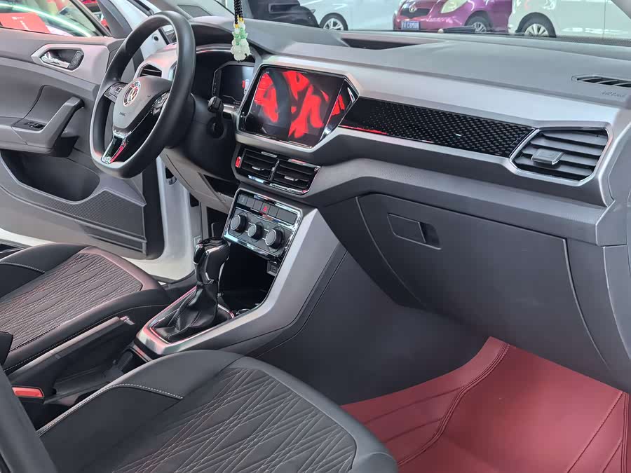 Volkswagen T-Cross 2021 car image #18