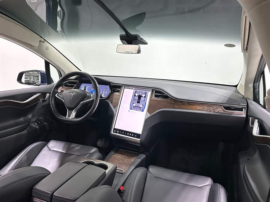 Tesla Model X 2018 car image #18