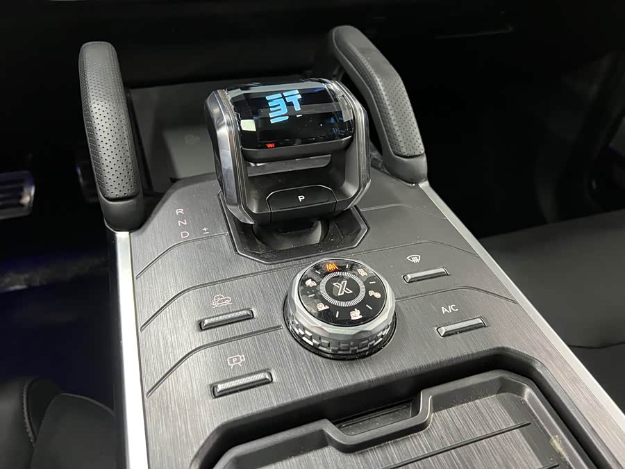 Jetour Traveller 2024 car image #18