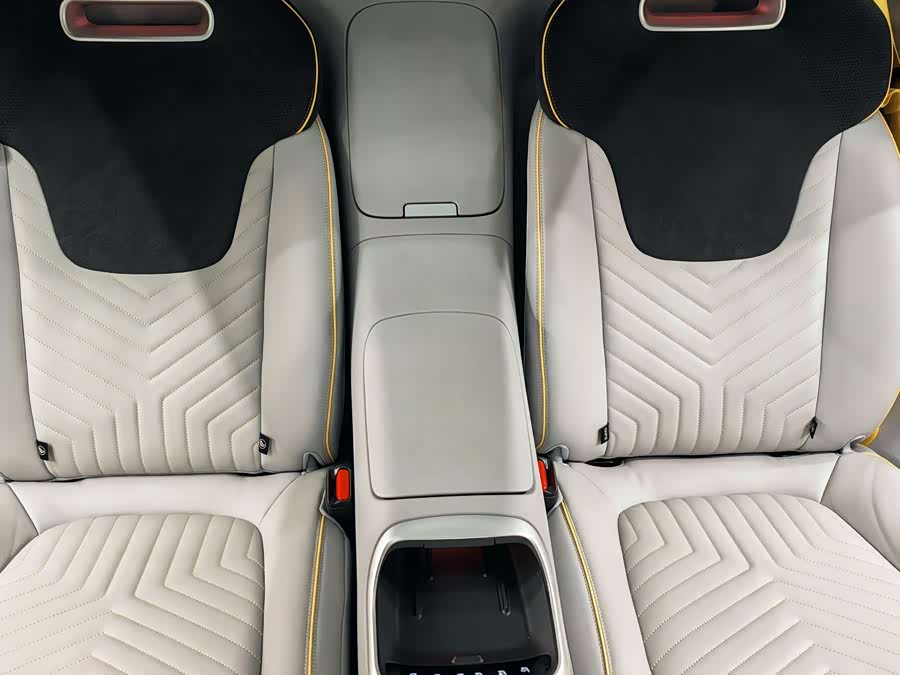 Avatr 11 2023 car image #18