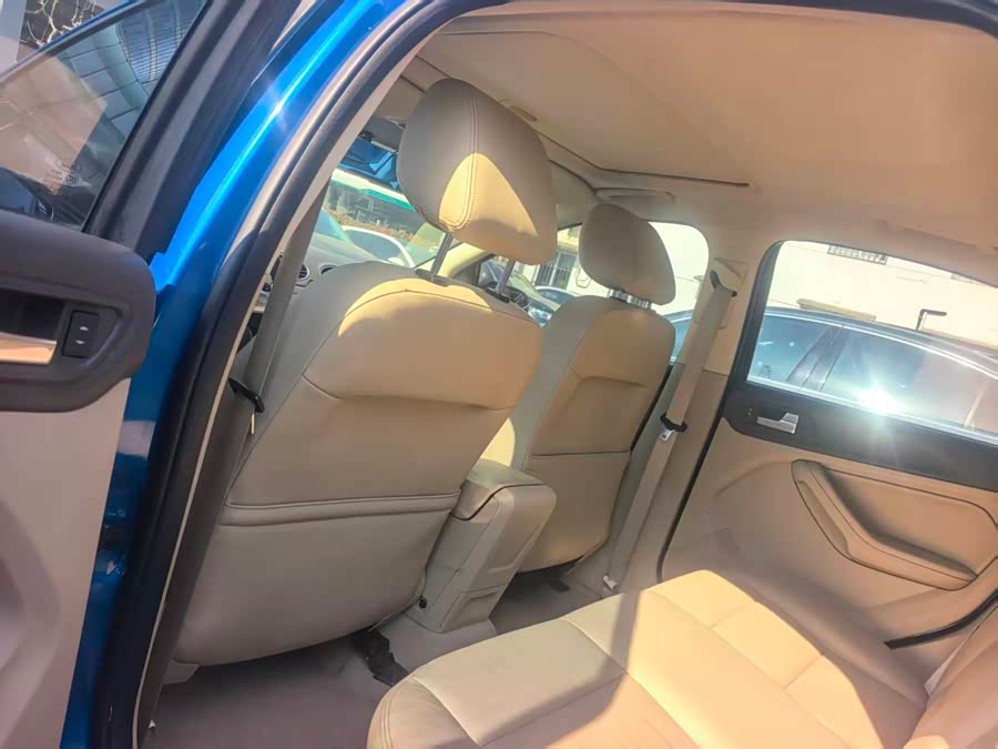 Ford Focus 2013 image de voiture #18