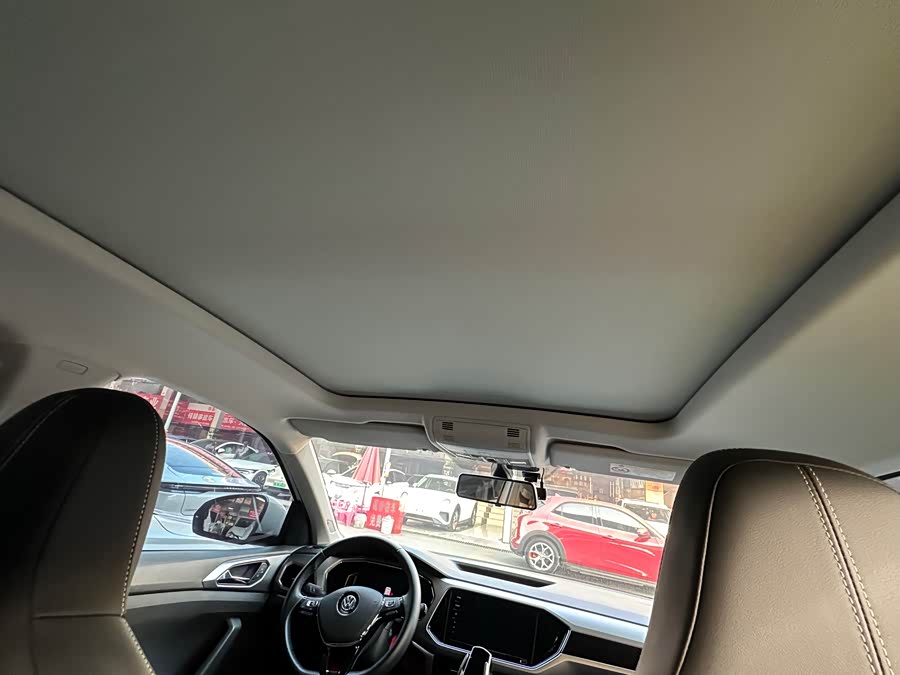 Volkswagen T-Cross 2020 car image #18