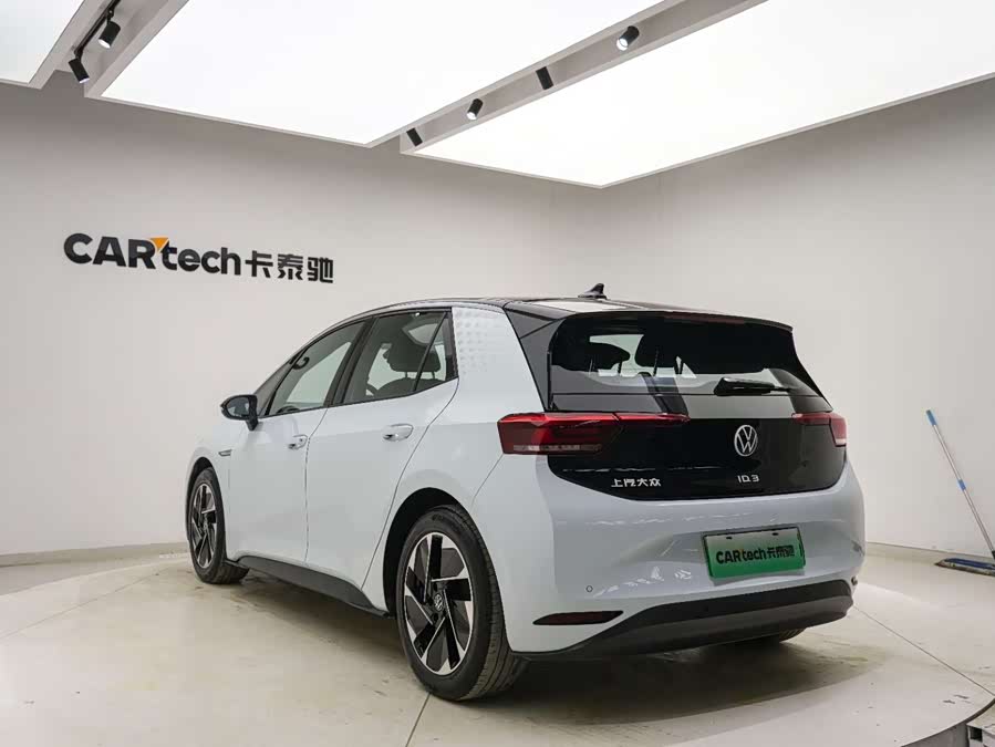 Volkswagen ID.3 2023 immagine di auto #18