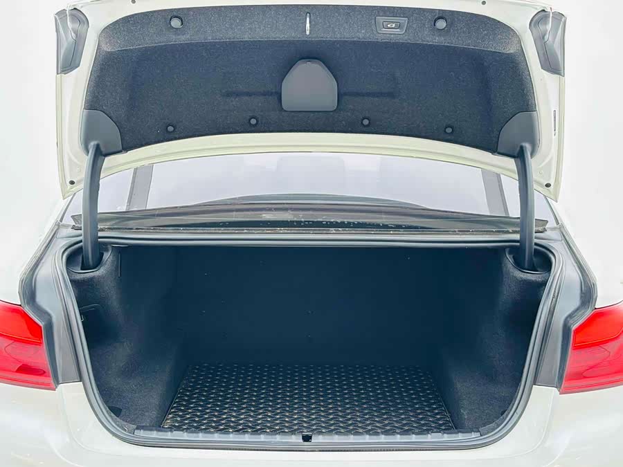 BMW 5 Series 2018 #18 BMW 5 Series 2018 car image #18