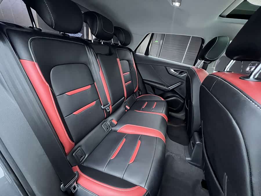 Audi Q2L 2021 car image #18