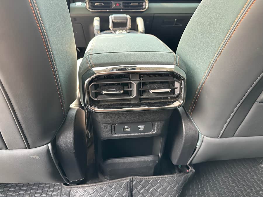 Jetour Traveller 2023 car image #18