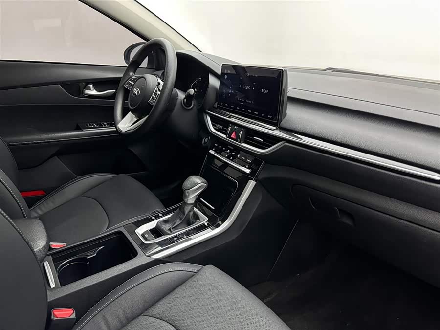 Kia K3 2019 car image #18