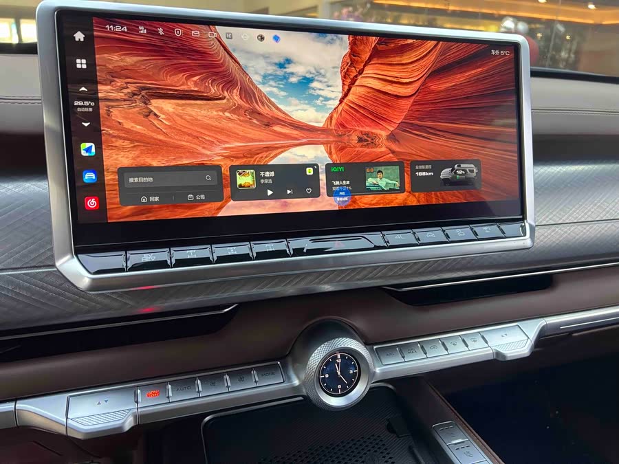 Tank 700 New Energy 2024 car image #18