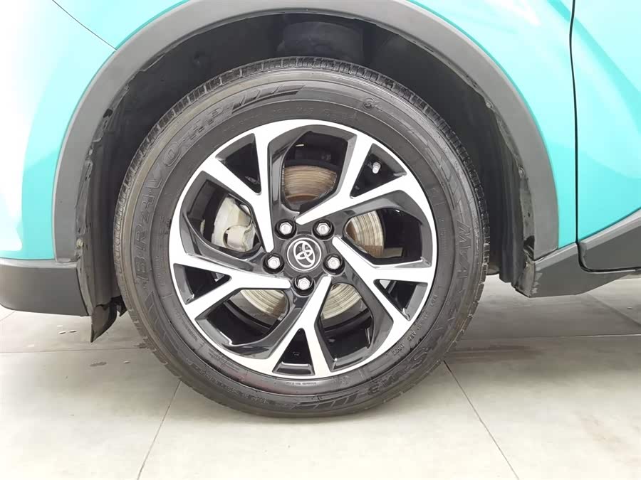 Toyota C-HR 2019 immagine di auto #18