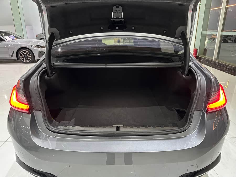 BMW i3 2023 car image #18