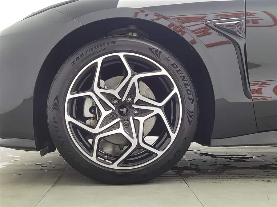 哪吒汽车 哪吒GT 2023 汽车图片 #18