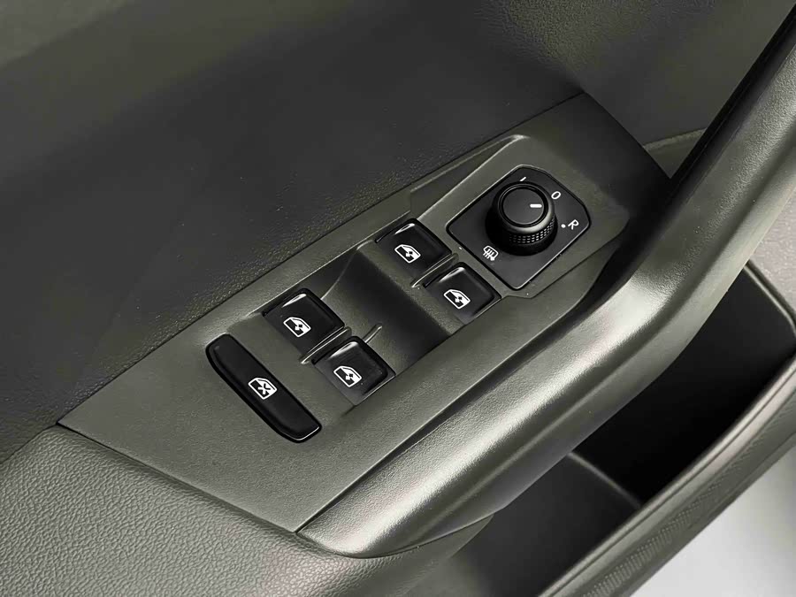 Volkswagen T-Cross 2022 car image #18