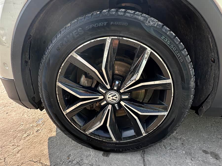 Volkswagen Tiguan L 2016 car image #18